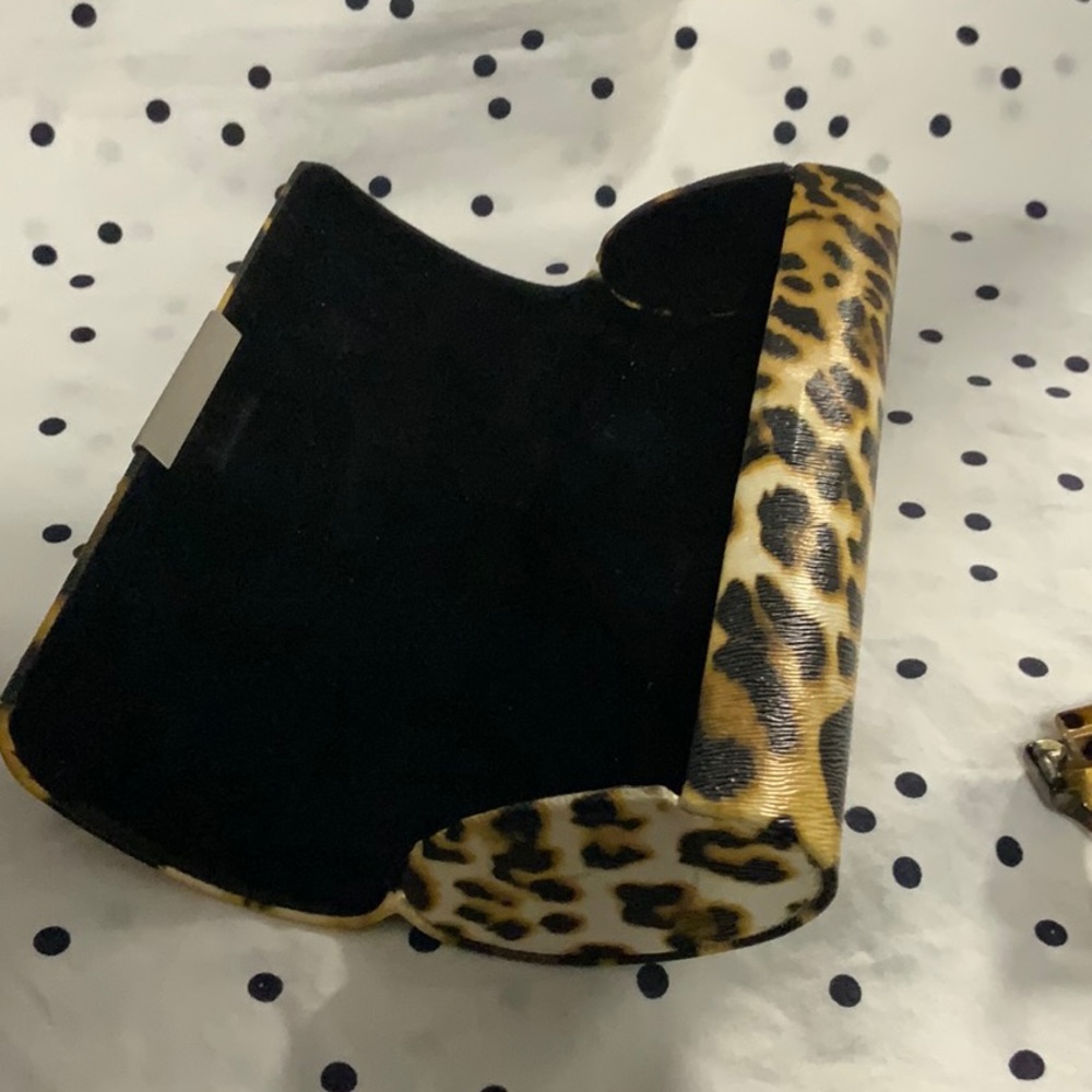 Vintage leopard ๐ print reading glasses with case. (+1.50) - Picture 7 of 10